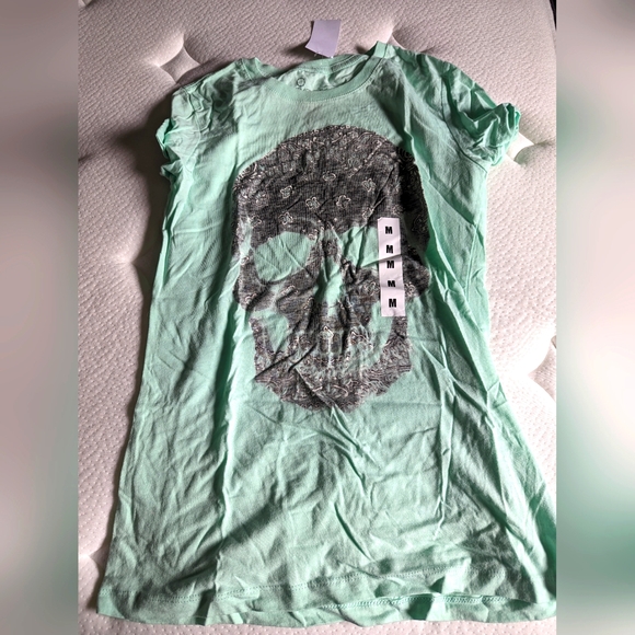 NWT Skull T-shirt - Picture 1 of 3